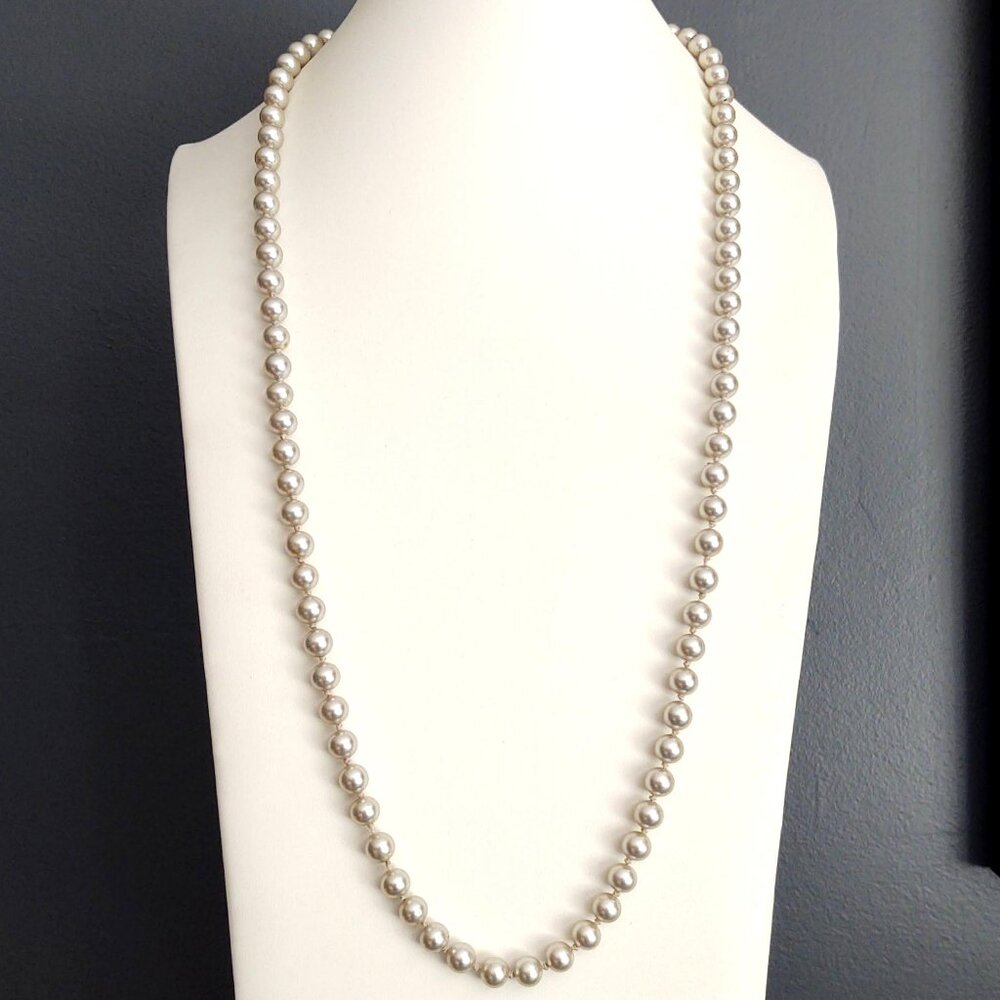Vintage single strand silver glass pearl necklace